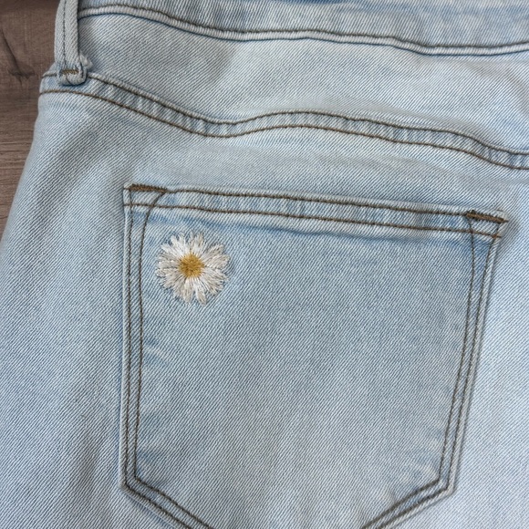 Driftwood Colette Stretch Denim Embroidered Daisy Cuff Crop Jeans Size 16 L27 - Picture 7 of 12